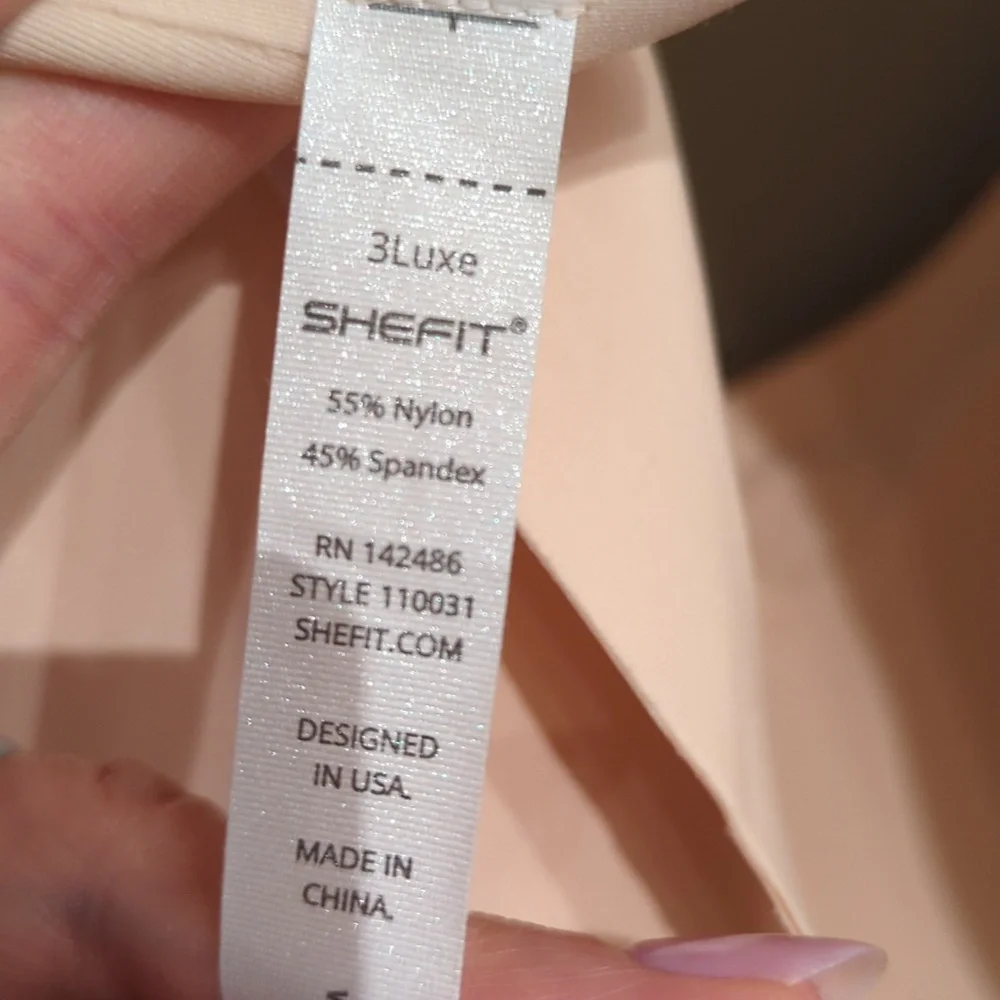 SHEFIT Sports Bra Cream 3Luxe Style 110031 Excellent Wireless Moisture Wicking